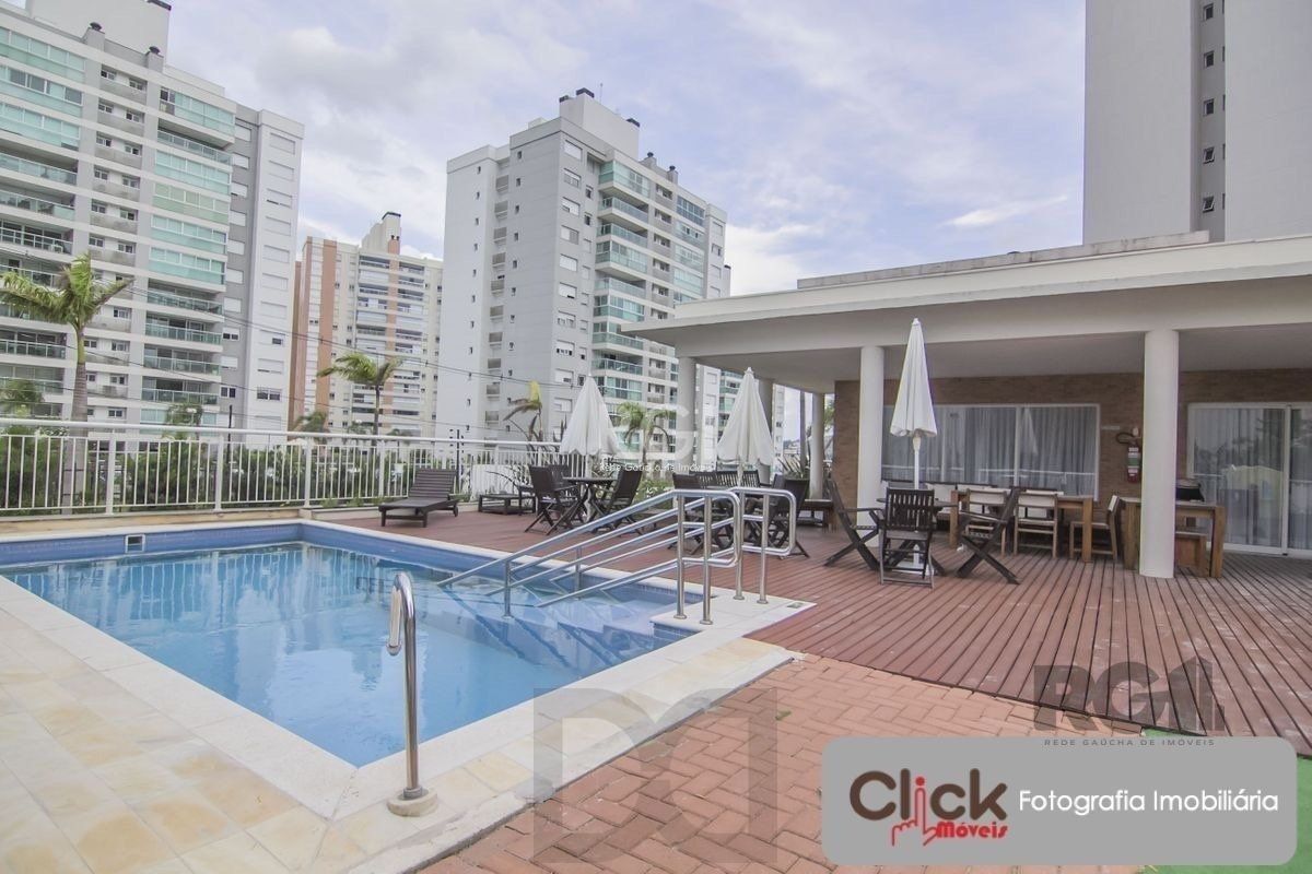 Excelente apartamento, finamente decorado e mobiliado, excelente iluminação, possuindo 03 dormitórios e 03 suites, sendo 01 master — foto 10