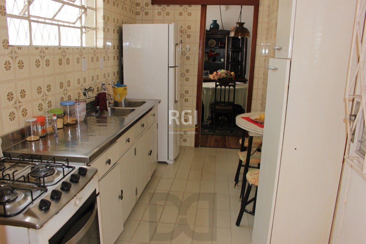 Casa para Venda - 208m², 3 dormitórios, 1 vaga - Partenon — foto 5