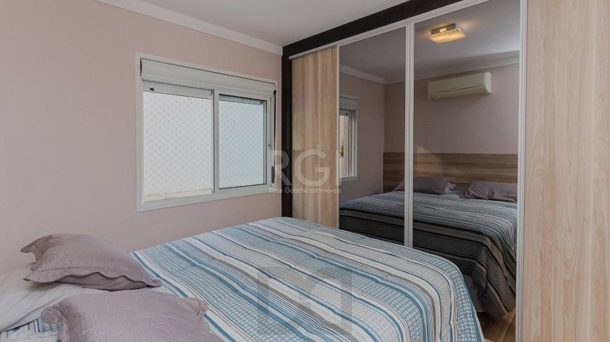 Apartamento de 3 dormitórios e 1 suíte no bairro Floresta em Porto Alegre — foto 10