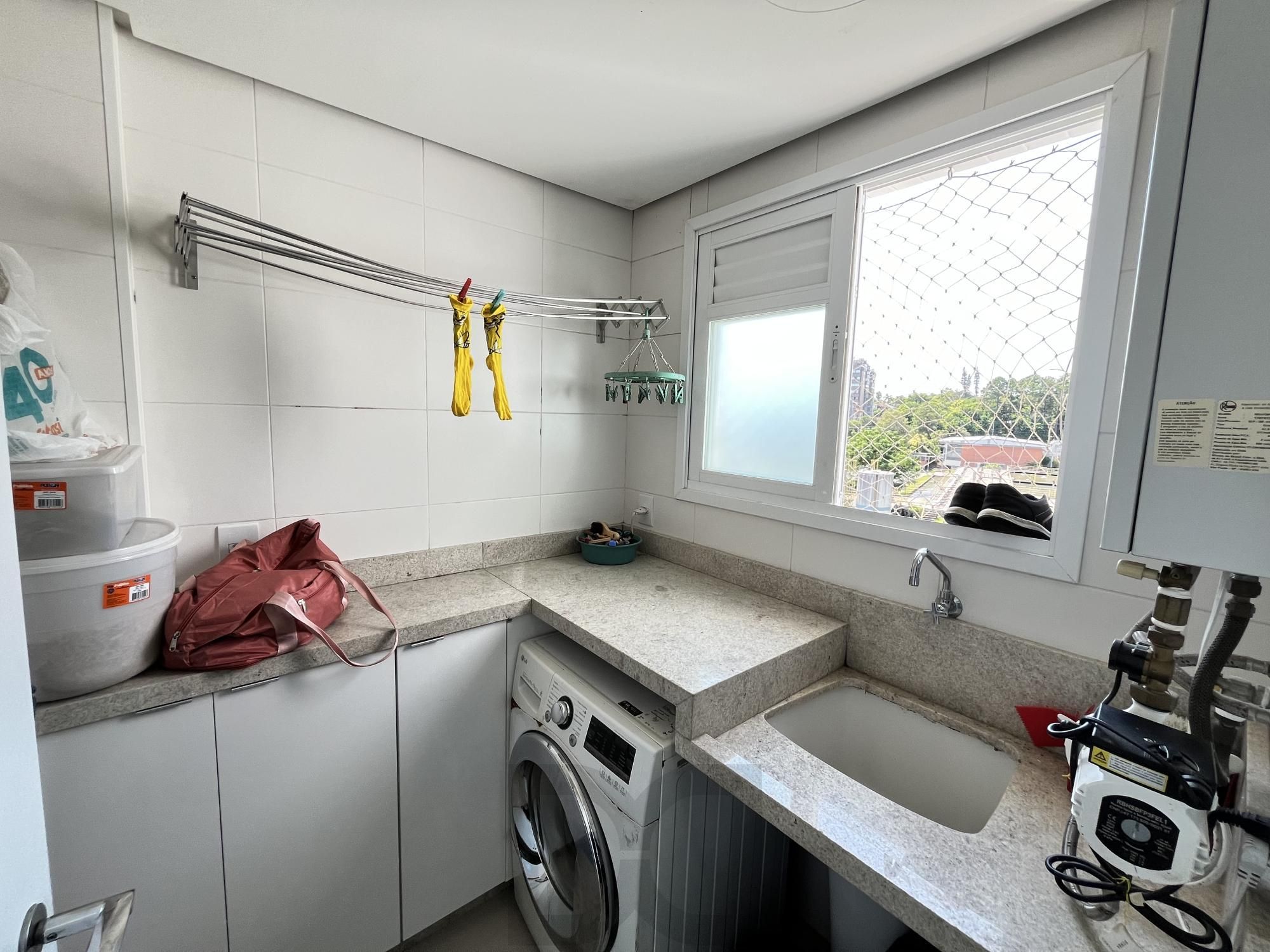 Apartamento de 3 quartos, 2 suítes e 2 vagas de garagem no Menino Deus em POA/RS — foto 7