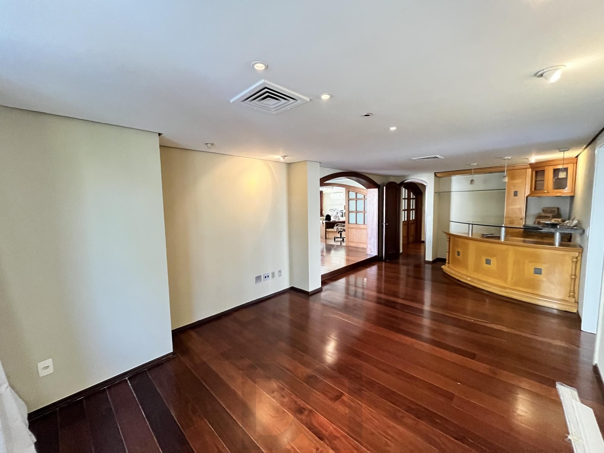 Apartamento de 4 quartos, suíte, amplo closet, dependência e 2 vagas de garagem — foto 10