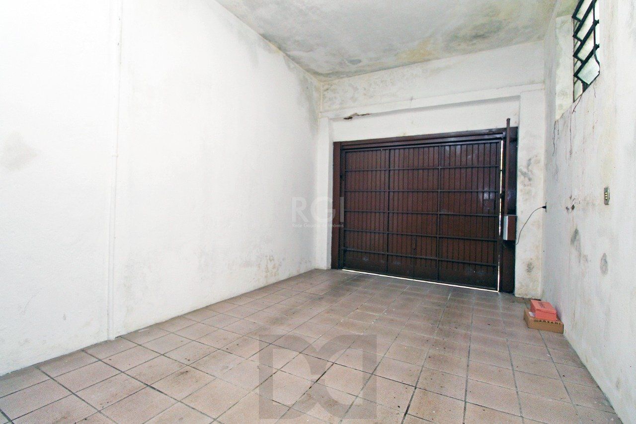 Casa para Venda - 464.5m², 3 dormitórios, sendo 1 suites, 3 vagas - Petrópolis — foto 27
