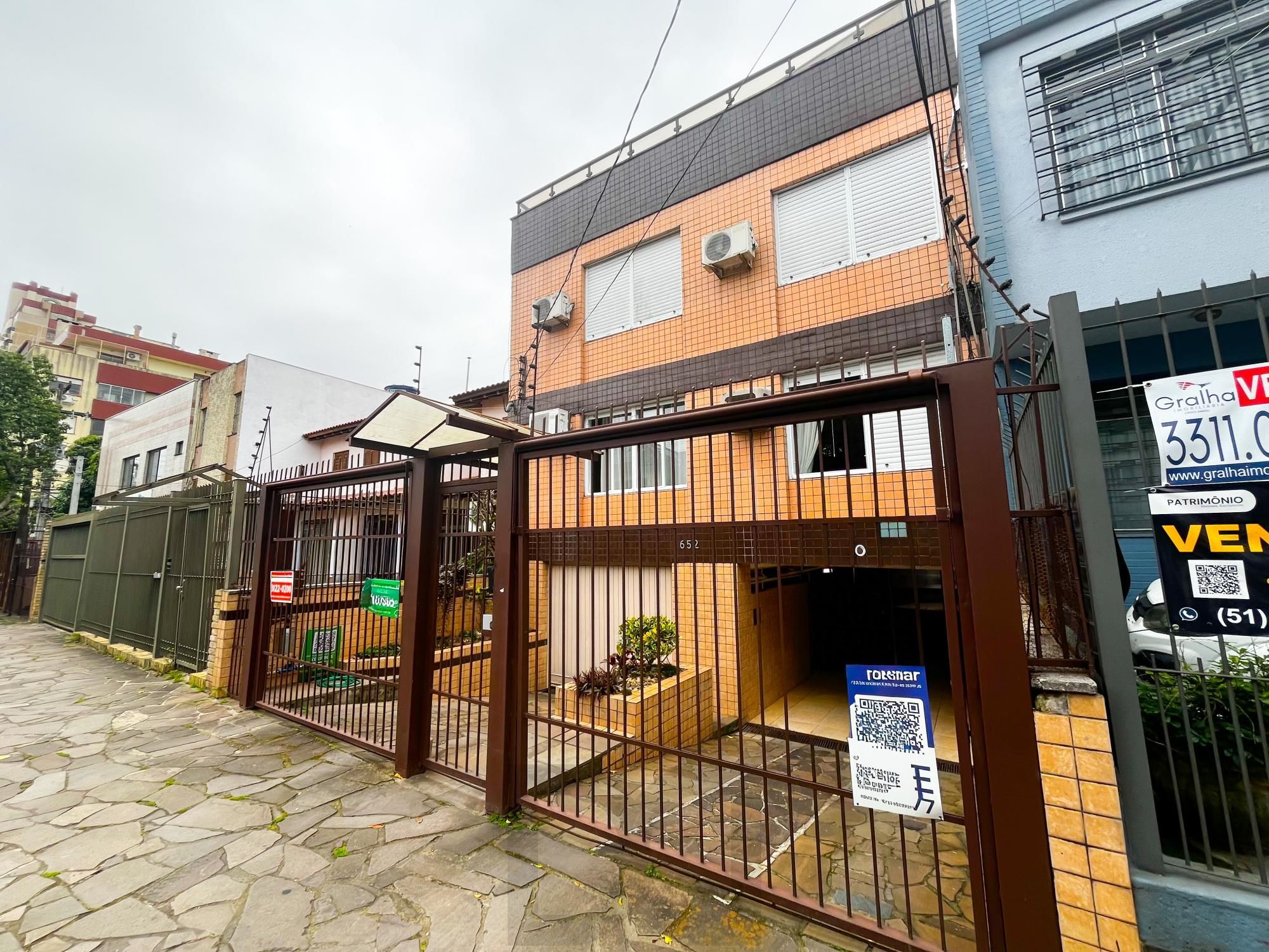 Apartamento 2 dormitórios, terraço,  bairro Santana. — foto 1