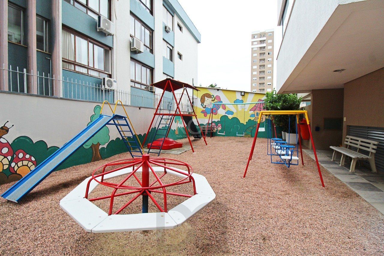 Apartamento de três dormitórios, suíte e uma vaga de garagem no bairro Santana — foto 35
