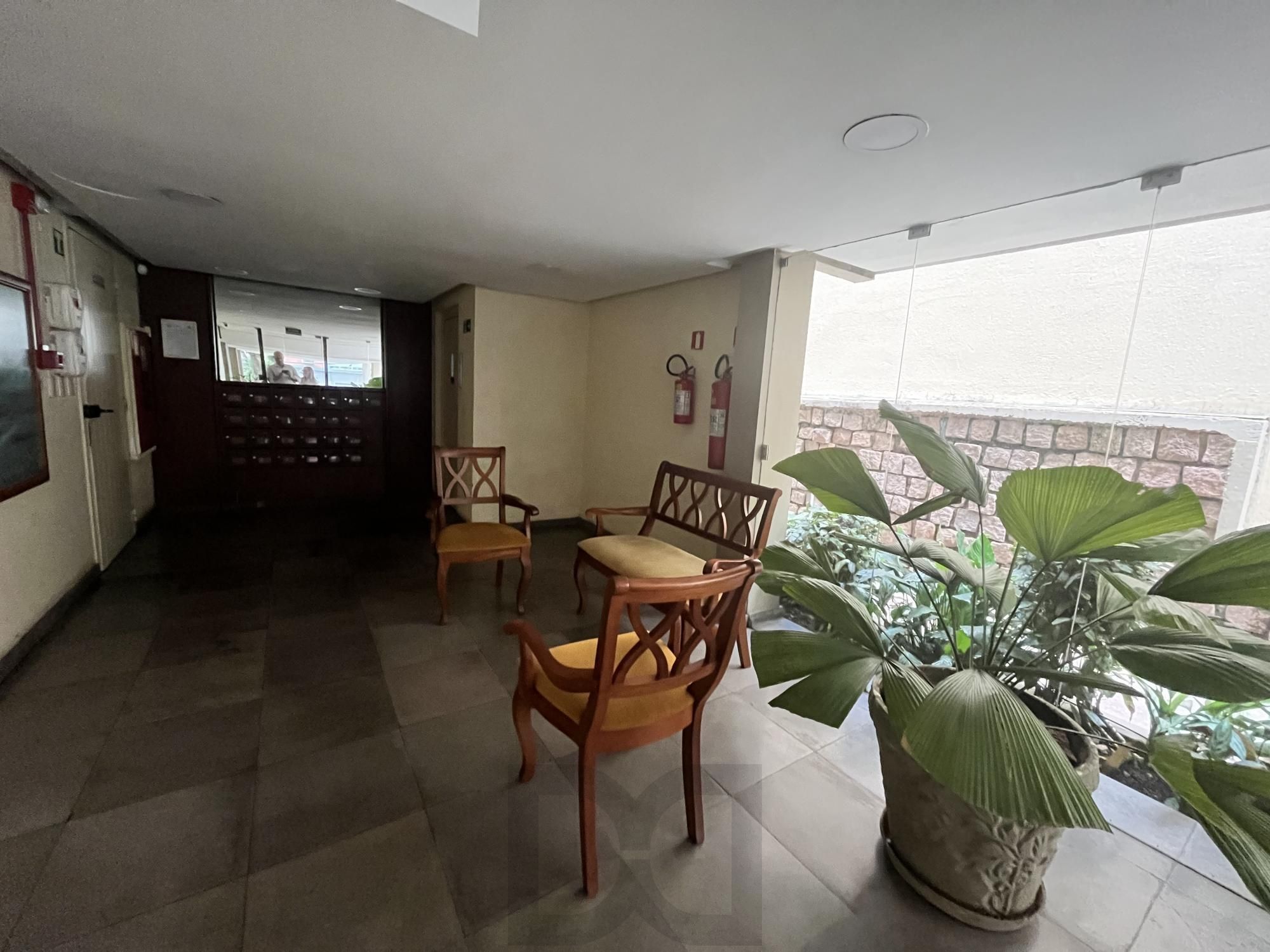 Apartamento de 2 quartos e 2 banheiros no bairro Independência em Porto Alegre — foto 19