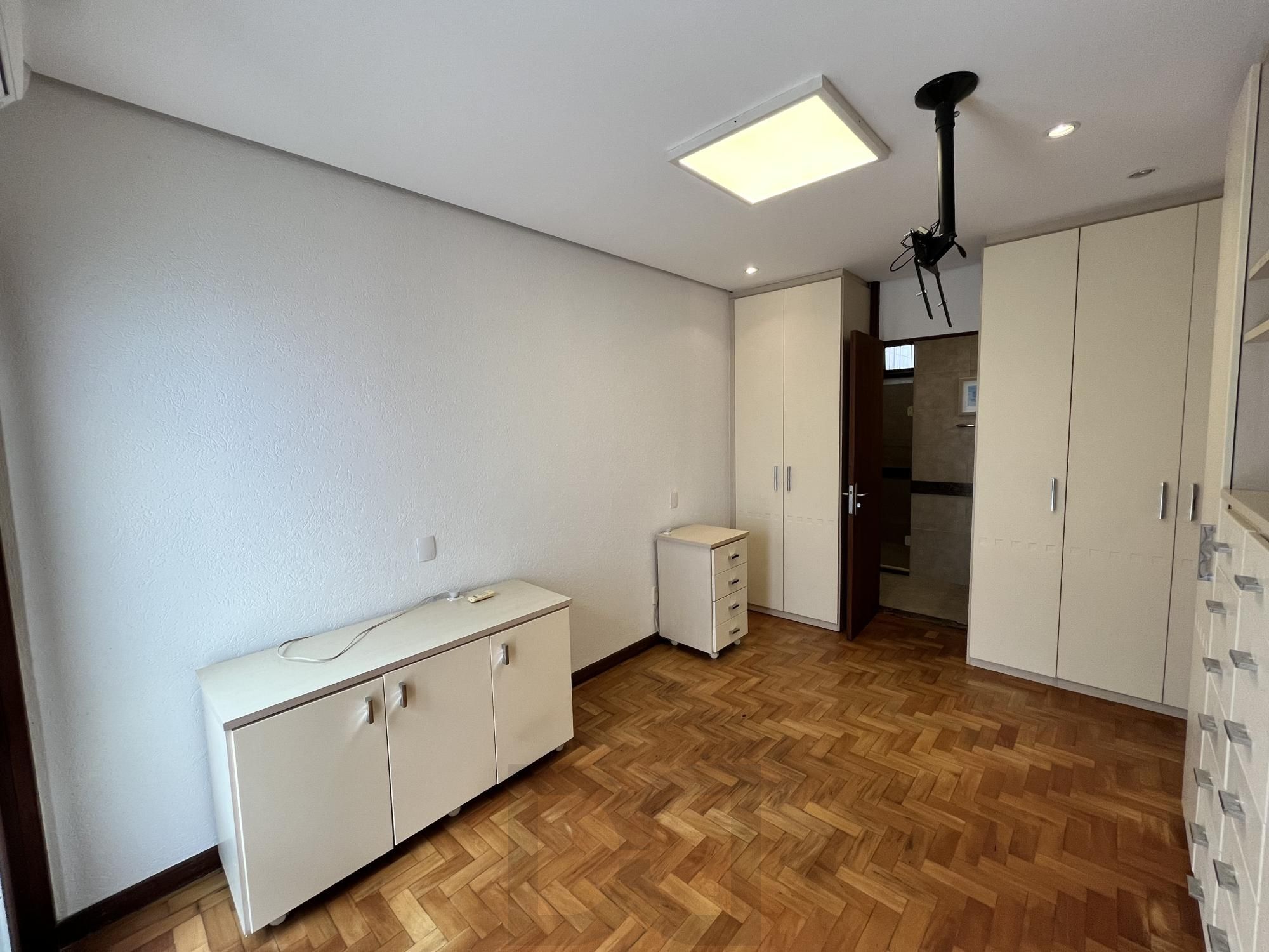 Casa para Venda - 160m², 3 dormitórios, sendo 1 suites, Jardim Botânico — foto 26