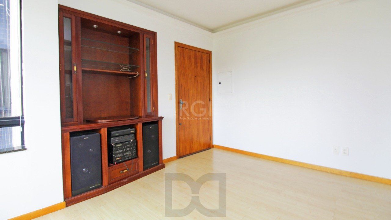 Apartamento de dois dormitórios e uma vaga de garagem na Rua Marcelo Gama, bairro Auxiliadora em Porto Alegre. — foto 42