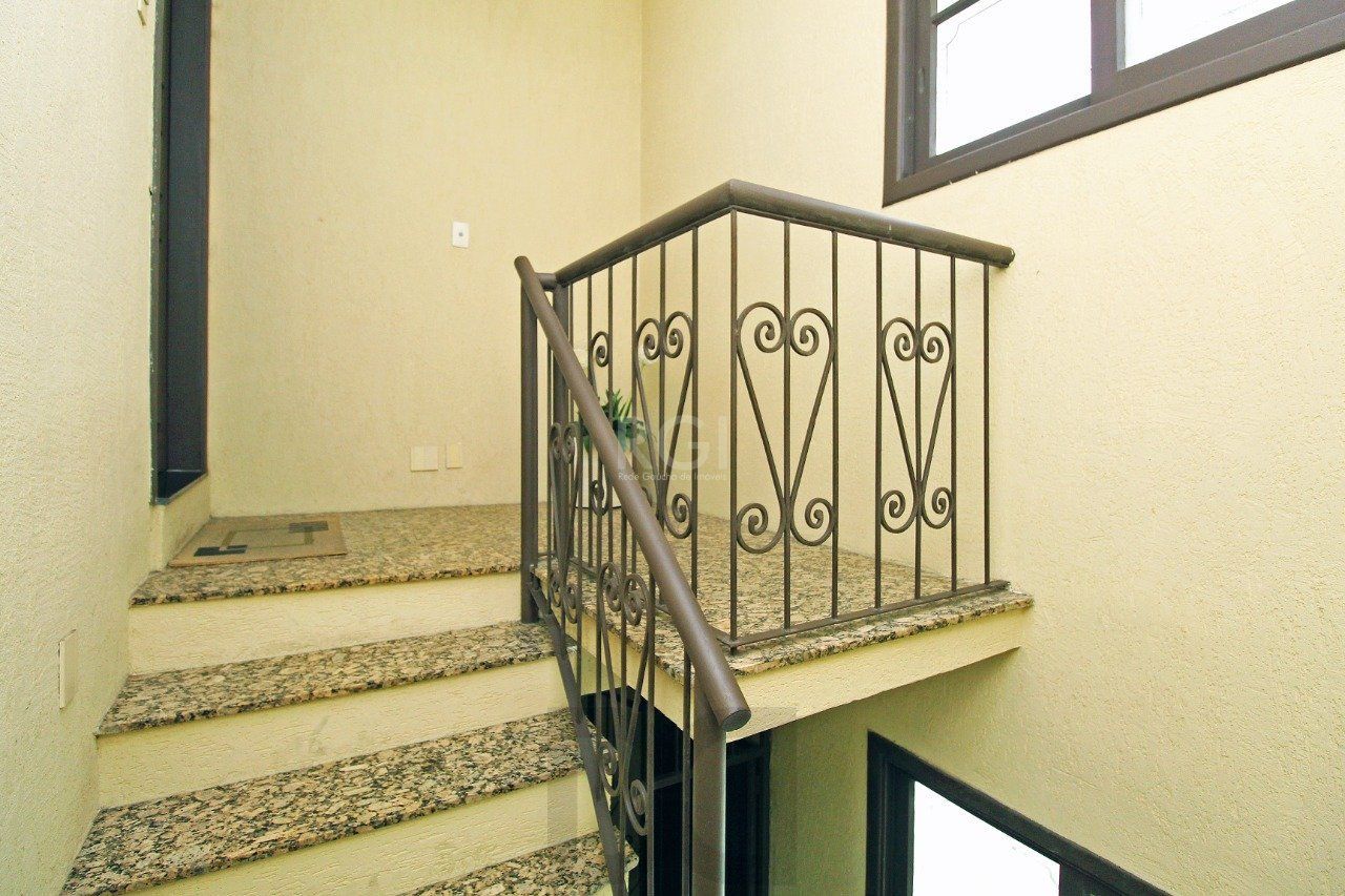 Casa para Venda - 464.5m², 3 dormitórios, sendo 1 suites, 3 vagas - Petrópolis — foto 25