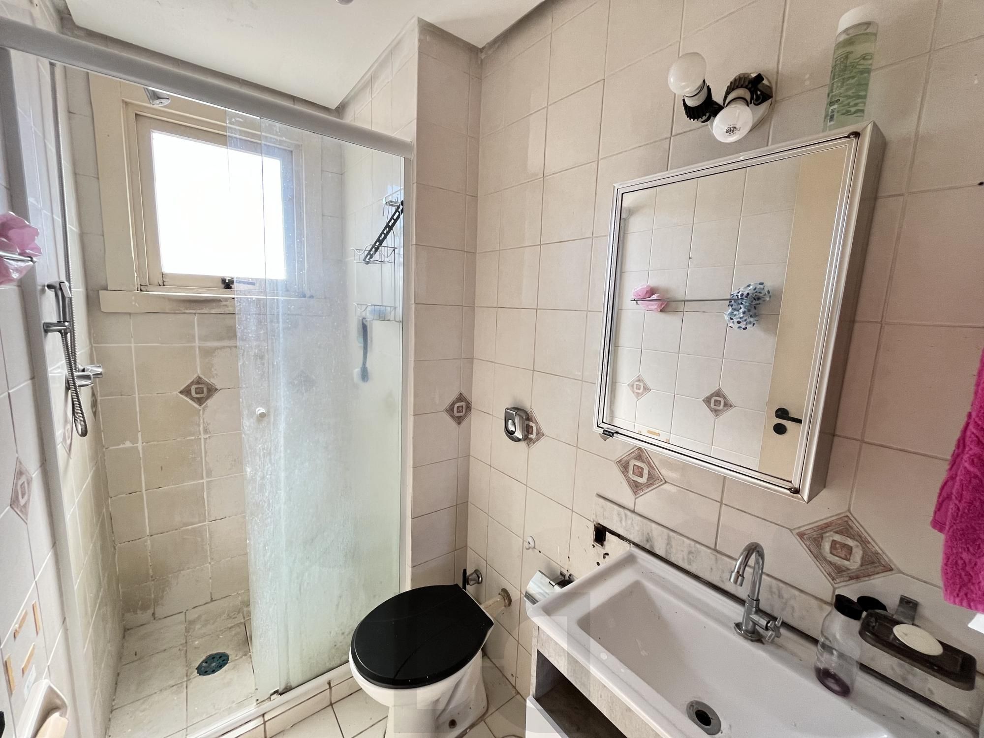 Apartamento de 2 quartos, sacada com churrasqueira e 1 vaga de garagem POA — foto 11