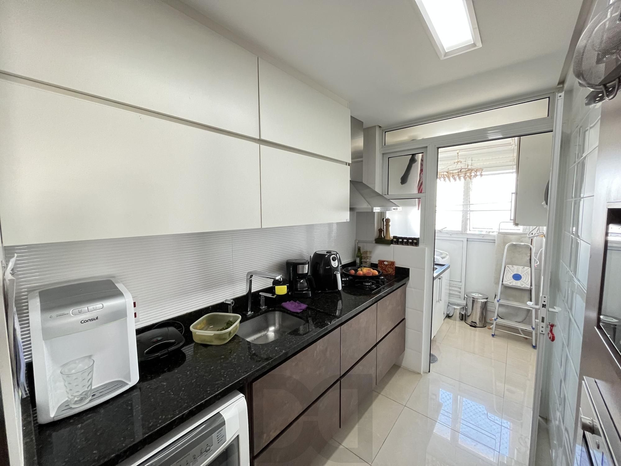 Apartamento de 2 quartos, suite e 2 vagas de garagem no bairro Santana em POA — foto 10
