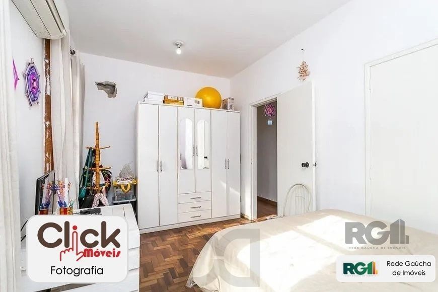 Casa 3 dormitórios, 123,8 m² de área privativa e 2 vaga(s) de garagem. Localizado na Rua/Av. Andaraí, no bairro Passo D Areia em Porto Alegre. — foto 9