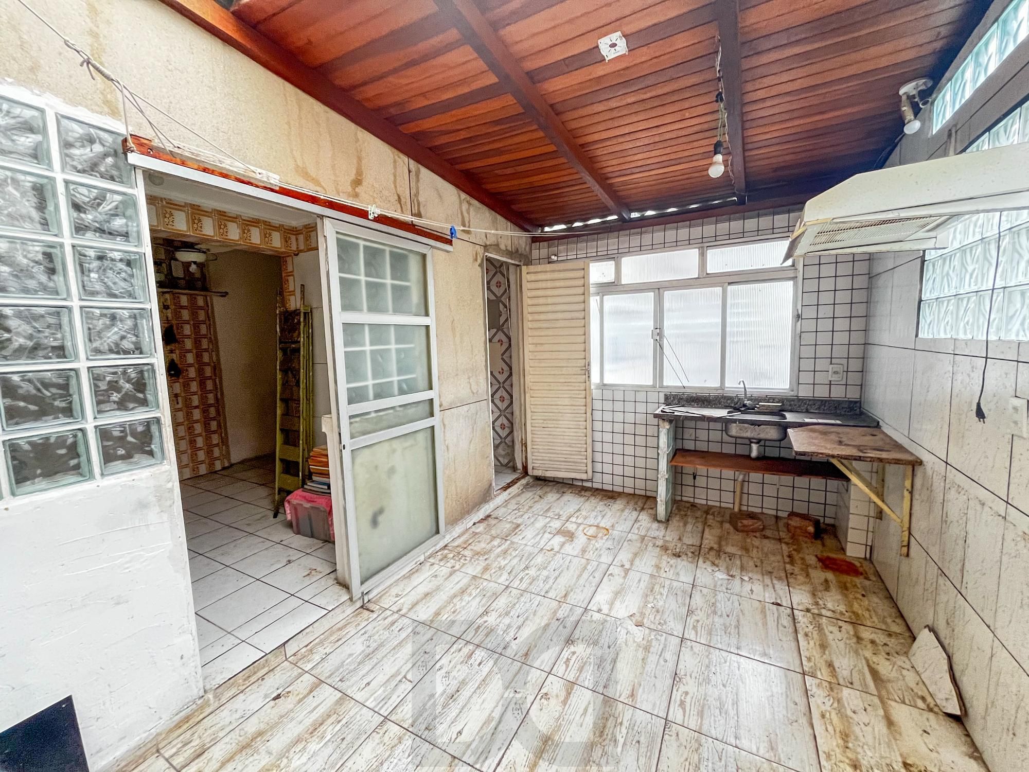 Apartamento 2 dormitórios, terraço,  bairro Santana. — foto 5