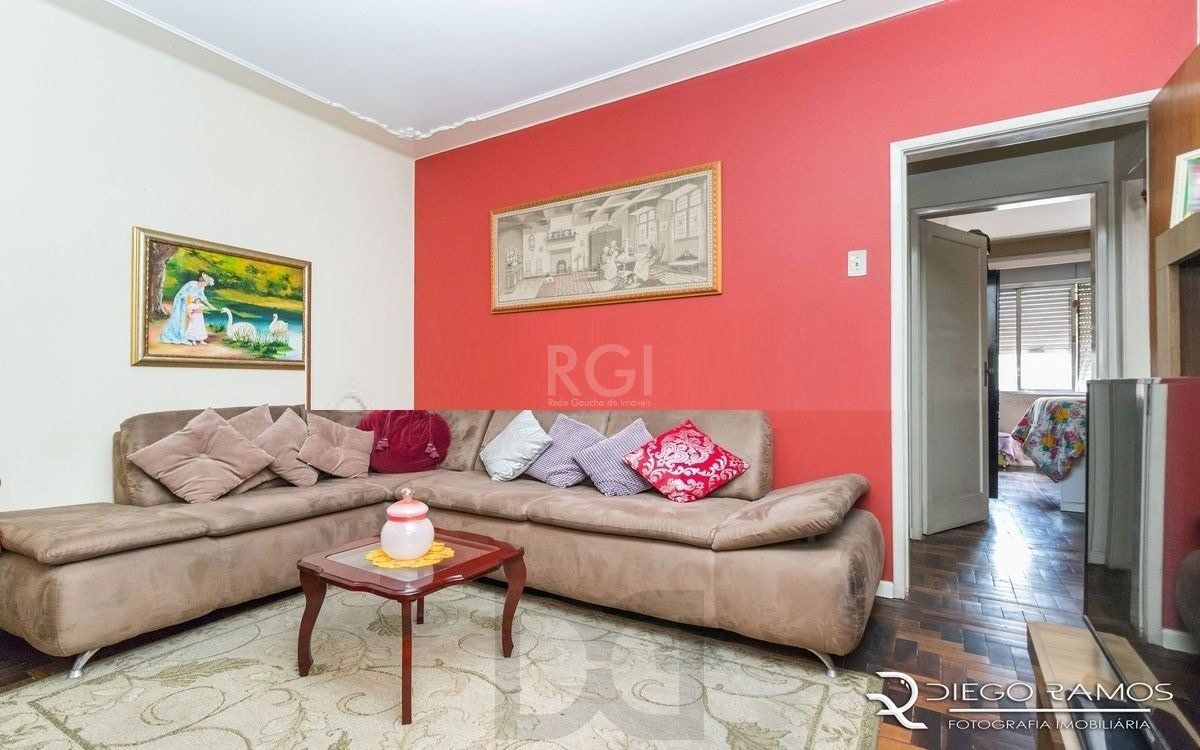 Venda de Apartamento no Bairro Petrópolis 108m² - 3 Dormitórios, varanda, Cozinha: Com churrasqueira e cooktop de 5 bocas. Apartamento no bairro Petrópolis com 3 amplos dormitórios, sendo 2 de frente — foto 4