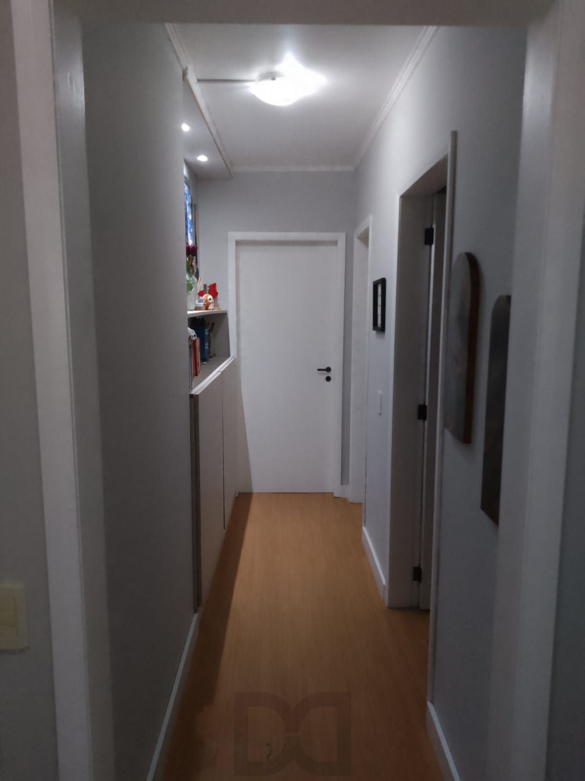 Apartamento de 2 quartos, suíte e 1 vaga de garagem no bairro Santana em POA/RS — foto 4