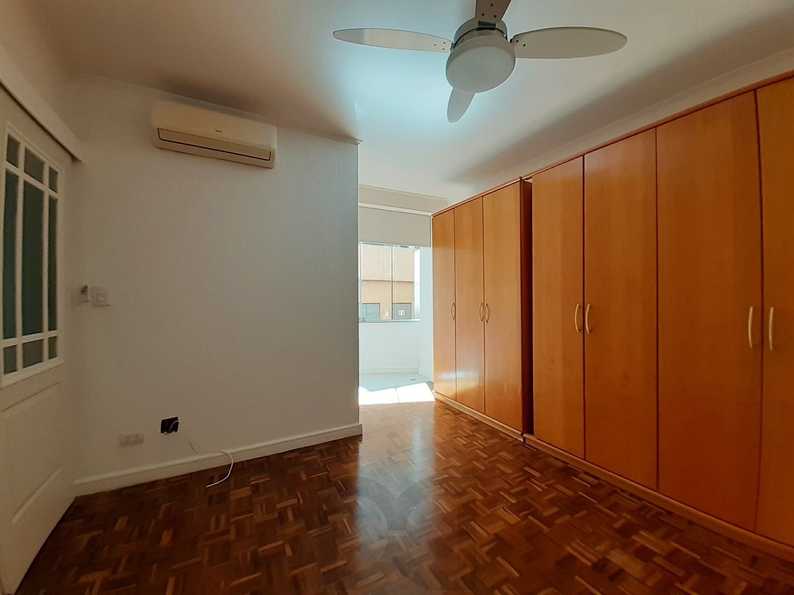 Apartamento de dois quartos no bairro Menino Deus em Porto Alegre — foto 22