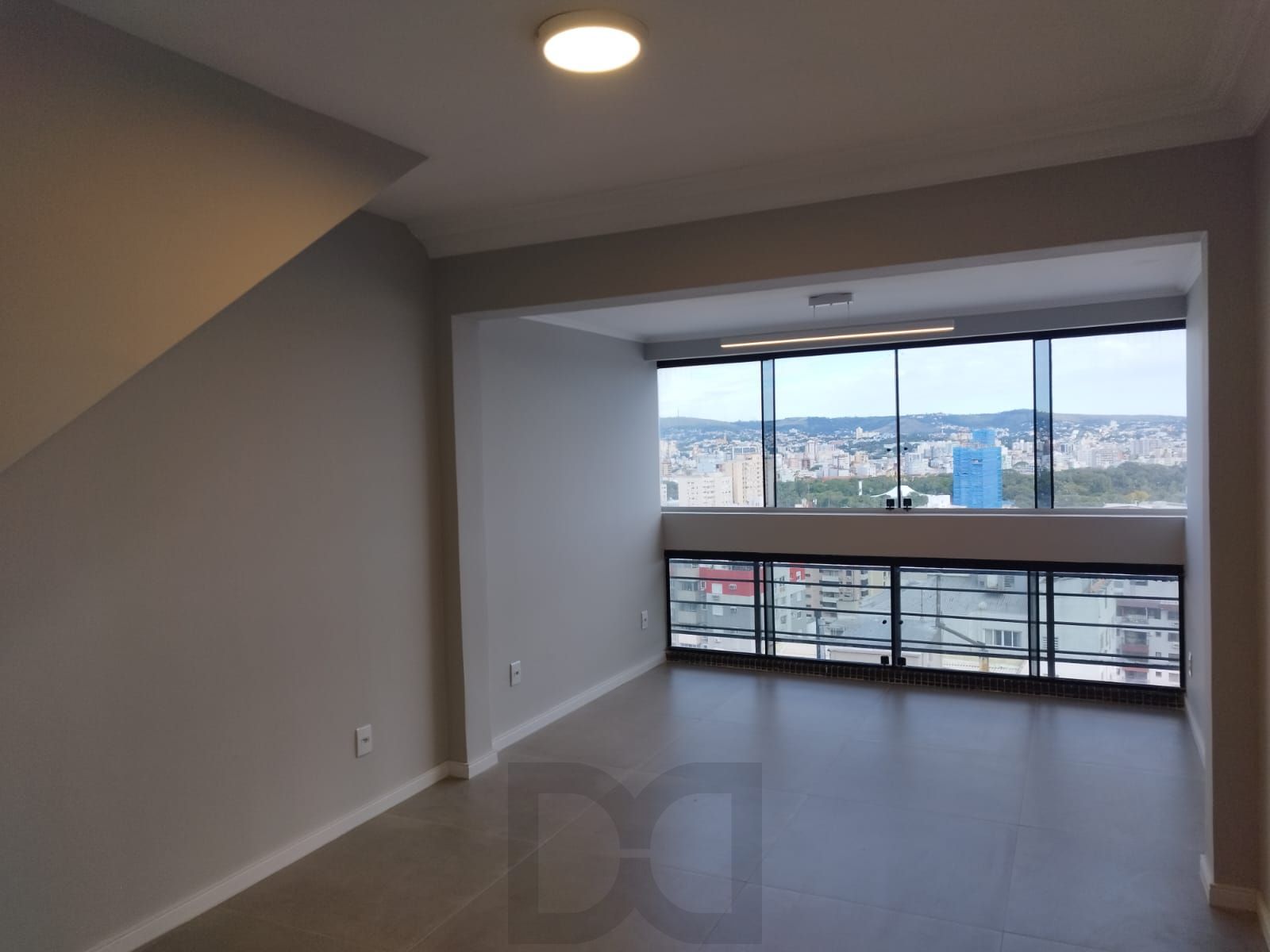 Cobertura de 2 dormitórios, e 1 vaga de Garagem, Av. Independência Porto Alegre-RS — foto 9