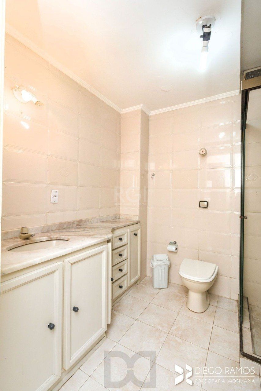Apartamento para Venda - 82m², 3 dormitórios, sendo 1 suite, 1 vaga - Menino Deus — foto 17