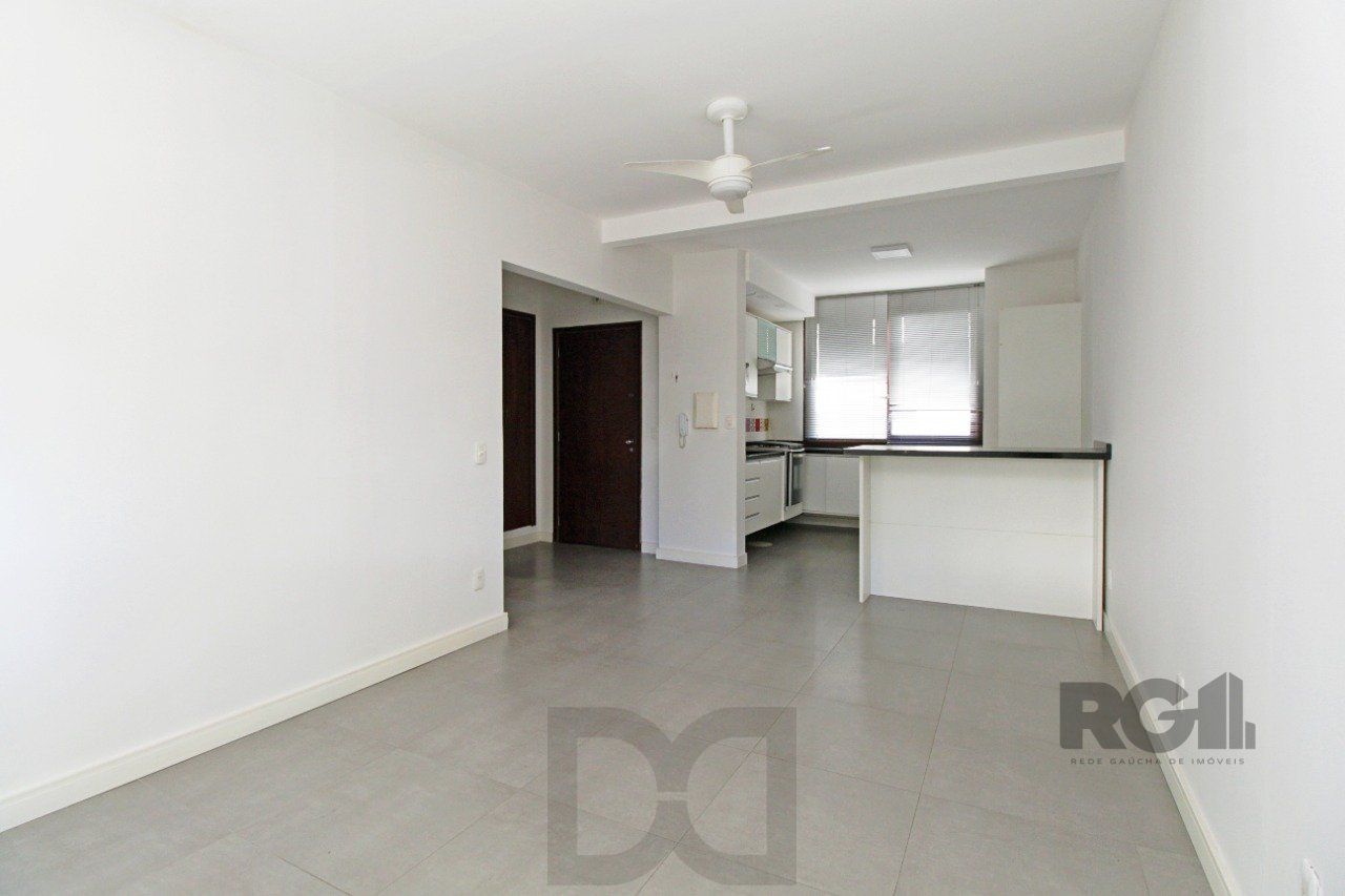 Apartamento de 2 dormitórios e 1 vaga de garagem no bairro Santana em PoA — foto 13