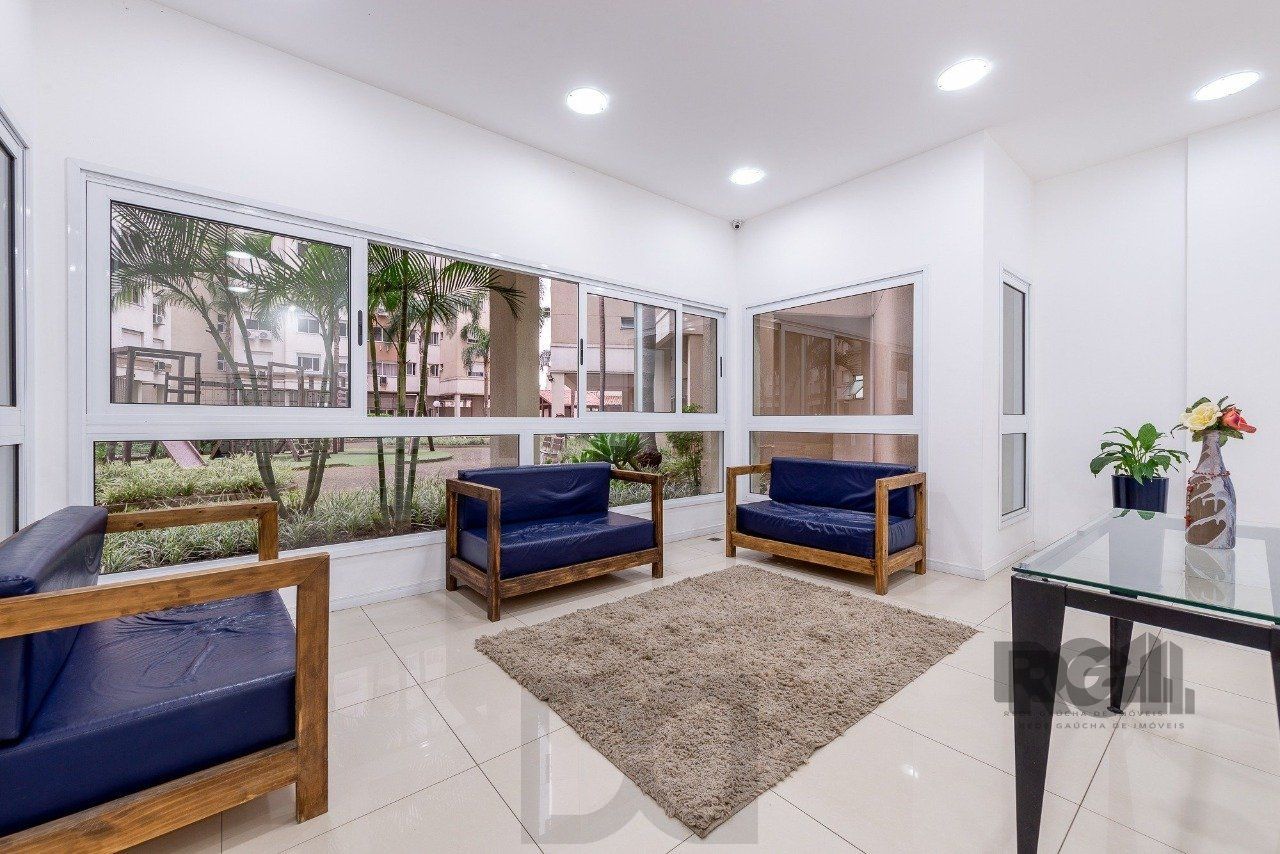 Apartamento 3 dormitórios, sendo 1 suíte, 66 m² de área privativa e 1 vaga(s) de garagem. Localizado na Rua/Av. Dom Claudio Jose Goncalves Ponce De Leao, no bairro Vila Ipiranga em Porto Alegre. — foto 4