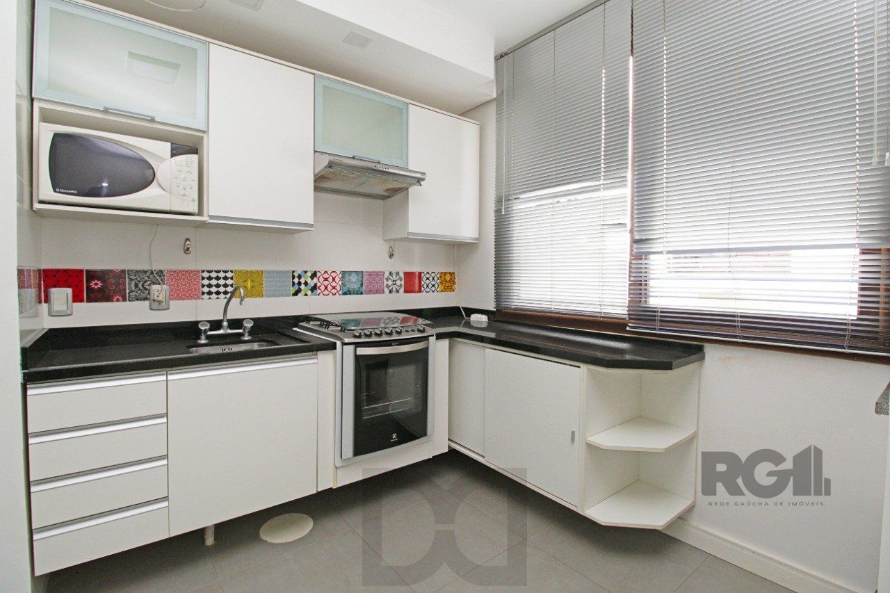 Apartamento de 2 dormitórios e 1 vaga de garagem no bairro Santana em PoA — foto 8