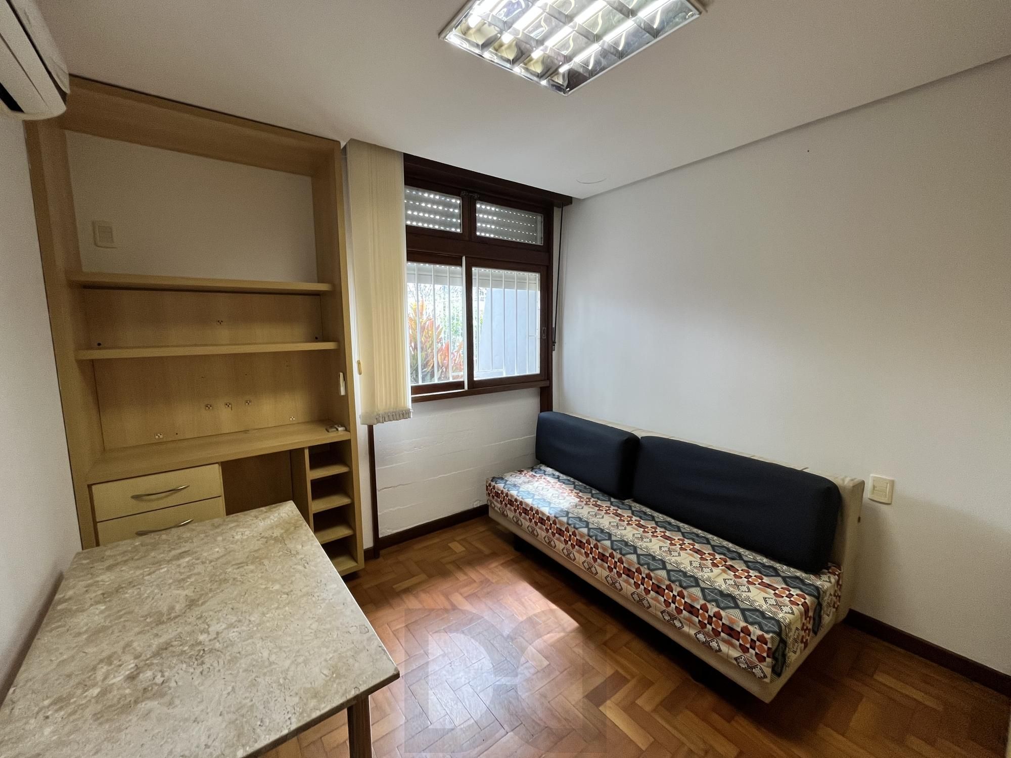 Casa para Venda - 160m², 3 dormitórios, sendo 1 suites, Jardim Botânico — foto 19