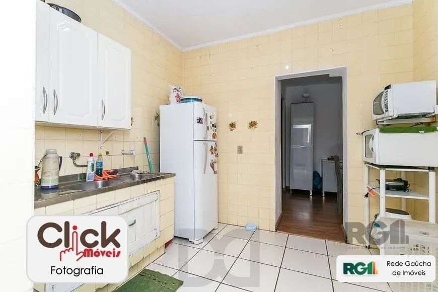 Casa 3 dormitórios, 123,8 m² de área privativa e 2 vaga(s) de garagem. Localizado na Rua/Av. Andaraí, no bairro Passo D Areia em Porto Alegre. — foto 15