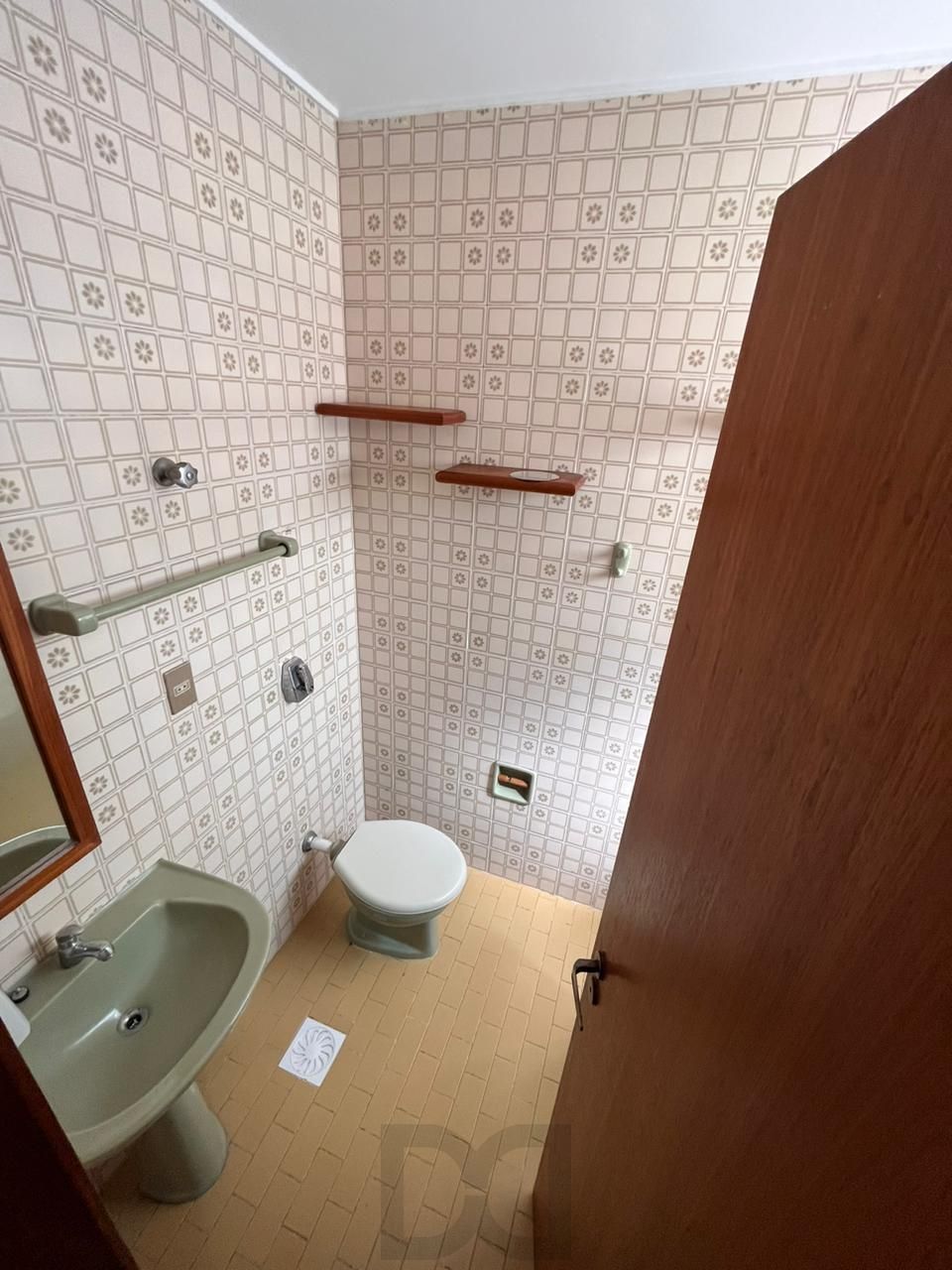 Apartamento de dois quartos e uma vaga de garagem no bairro Petrópolis em POA/RS — foto 9
