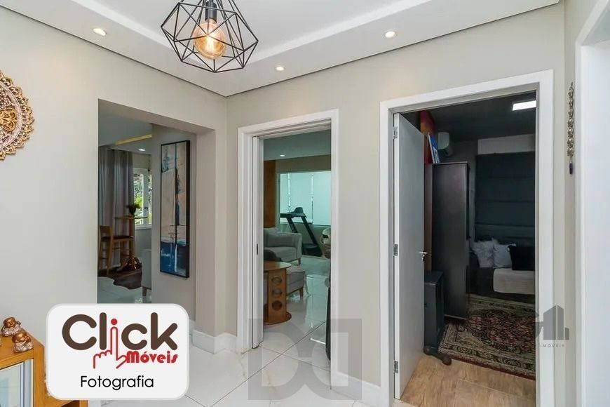 Apartamento 4 dormitórios, sendo 1 suíte, 193 m² de área privativa e 2 vaga(s) de garagem. Localizado na Rua/Av. Carlos Gomes, no bairro Auxiliadora em Porto Alegre. — foto 6