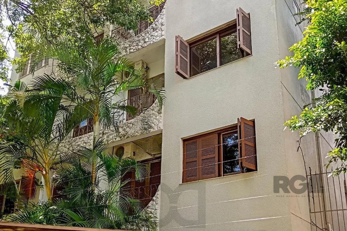 Apartamento amplo com dois dormitórios no bairro Rio Branco em Porto Alegre. — foto 2