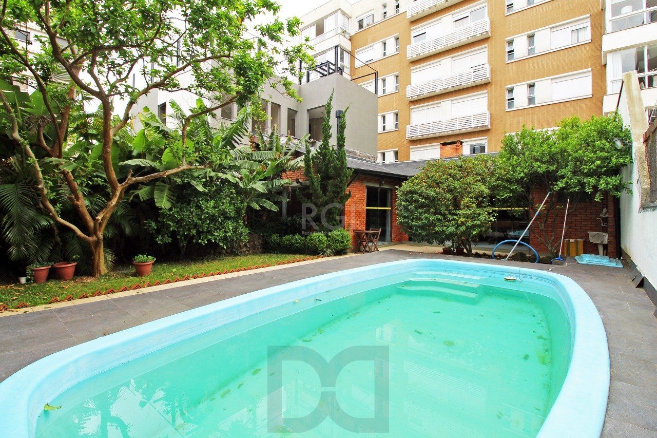 Casa para Venda - 464.5m², 3 dormitórios, sendo 1 suites, 3 vagas - Petrópolis — foto 3