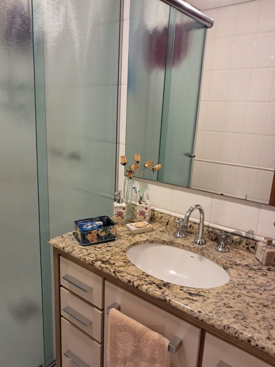 Apartamento de dois quartos, suíte e uma vaga de garagem no bairro Santana em Porto Alegre. — foto 16