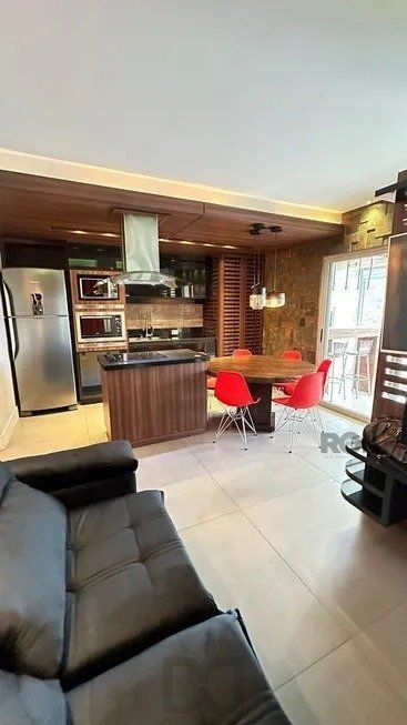 Apartamento 2 dormitórios, sendo 1 suíte, 77 m² de área privativa e 2 vaga(s) de garagem. Localizado na Rua Mario Antunes da Cunha, no bairro Petrópolis em Porto Alegre. — foto 21