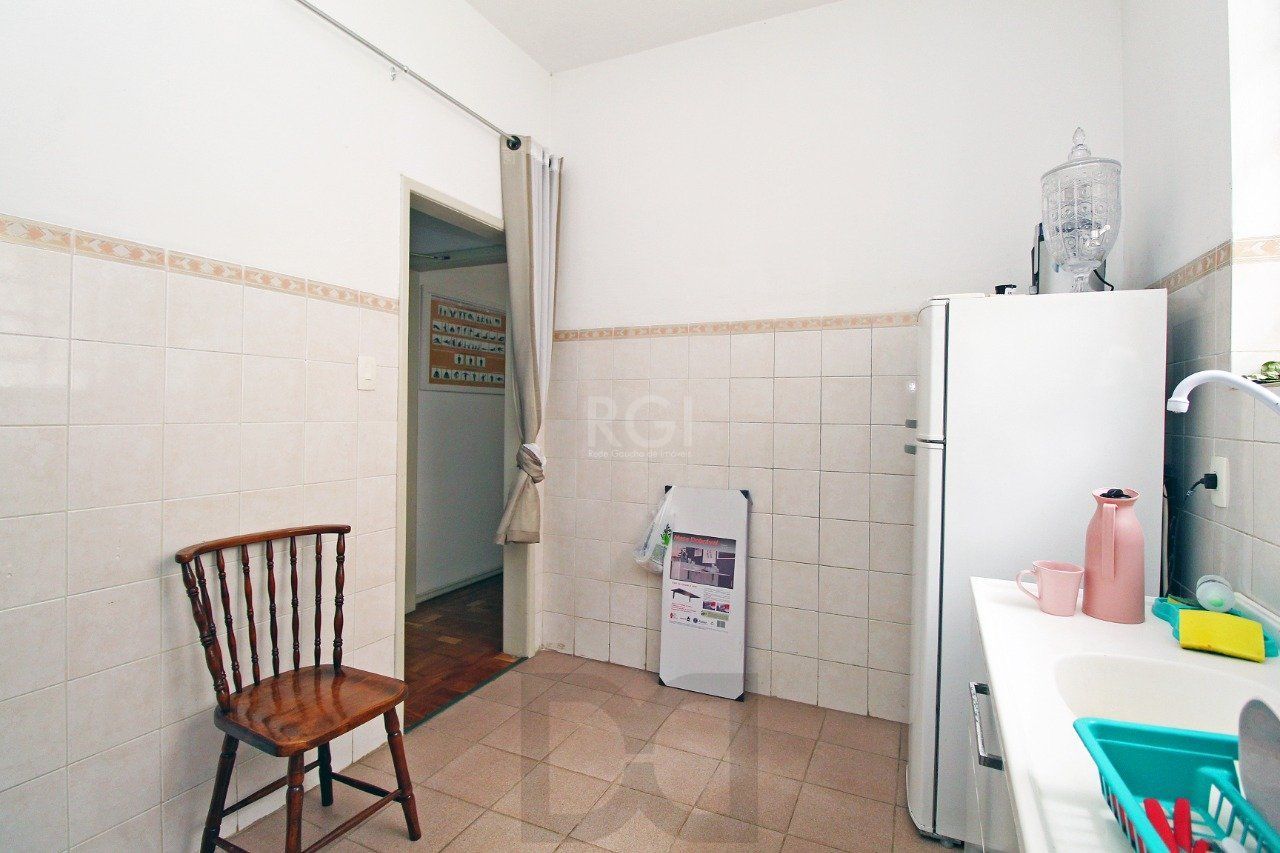 Casa para Venda - 464.5m², 3 dormitórios, sendo 1 suites, 3 vagas - Petrópolis — foto 34