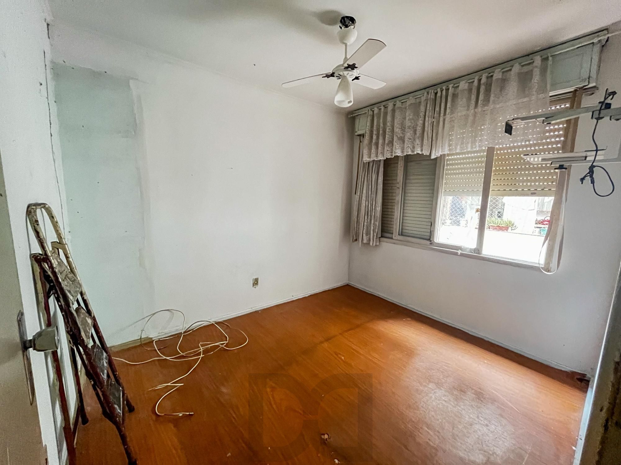 Apartamento 2 dormitórios, terraço,  bairro Santana. — foto 7