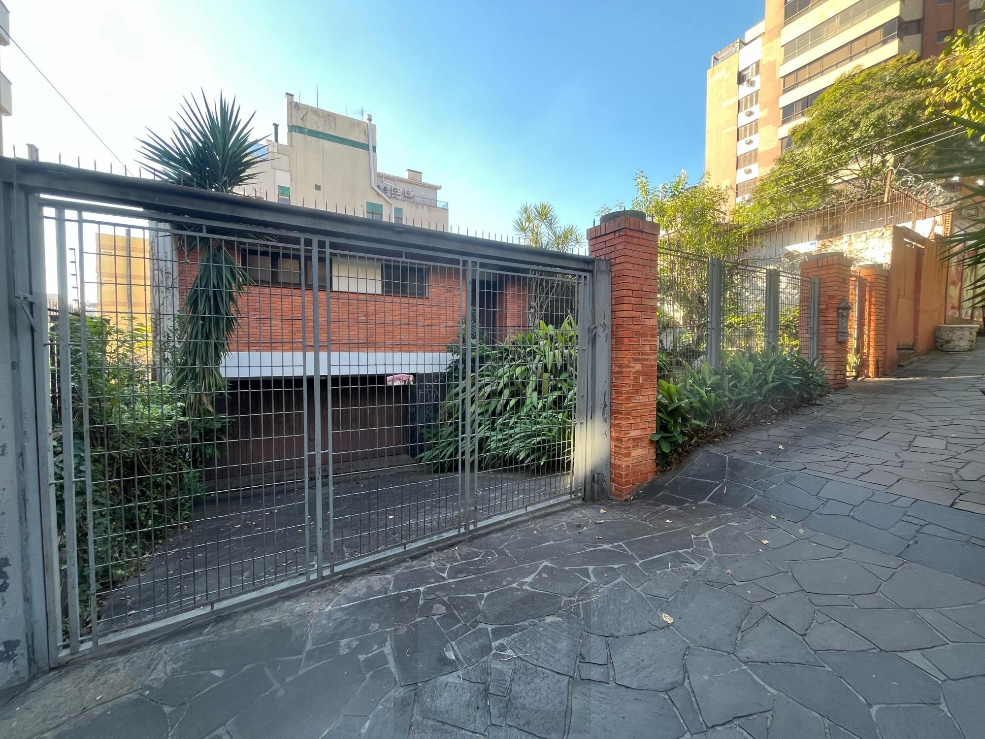 Casa de 3 quartos, suíte e 2 vagas de garagem bairro Auxiliadora em Porto Alegre — foto 1