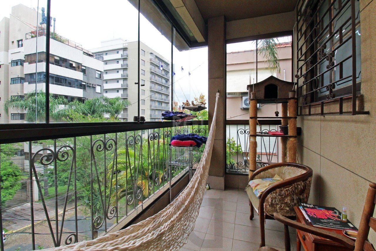 Casa para Venda - 464.5m², 3 dormitórios, sendo 1 suites, 3 vagas - Petrópolis — foto 20