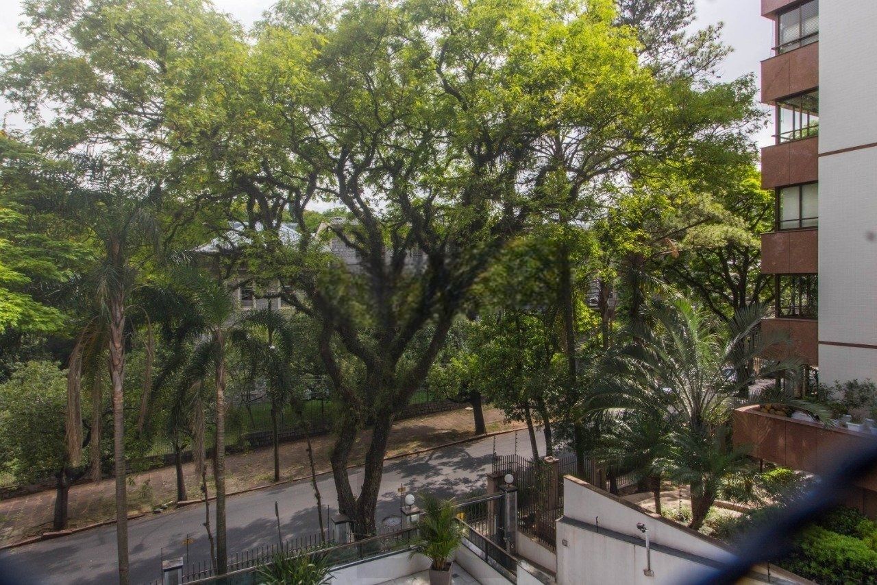 Apartamento com 3 suítes e 3 vagas de garagem no bairro Rio Branco em POA/RS — foto 42