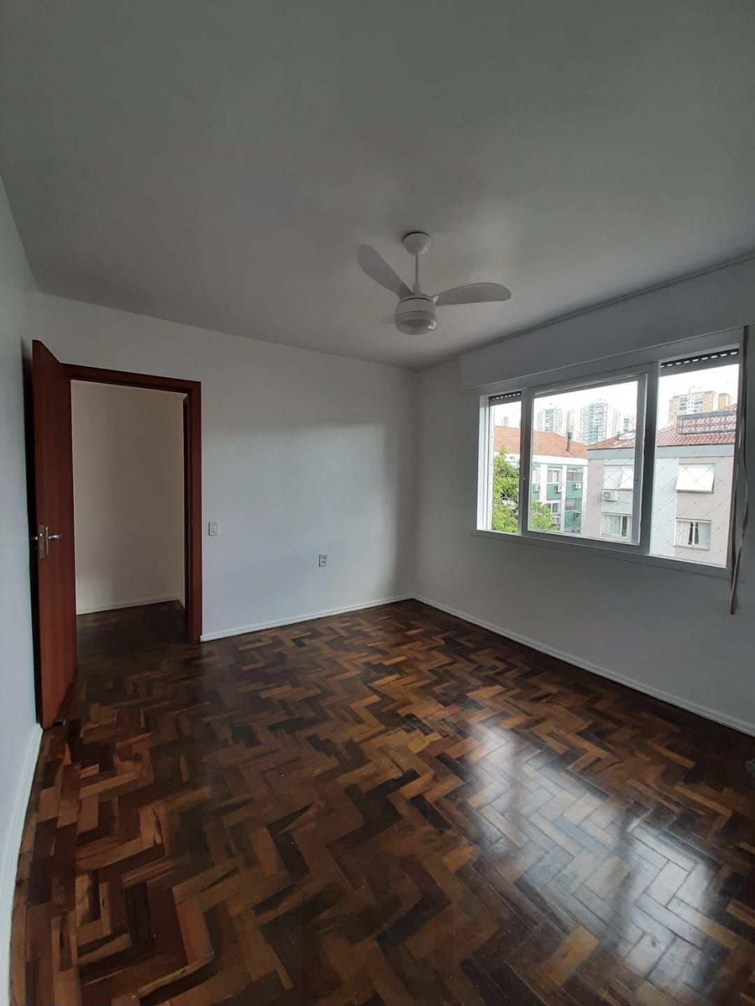 Apartamento de um quarto no bairro Vila Ipiranga em Porto Alegre — foto 1