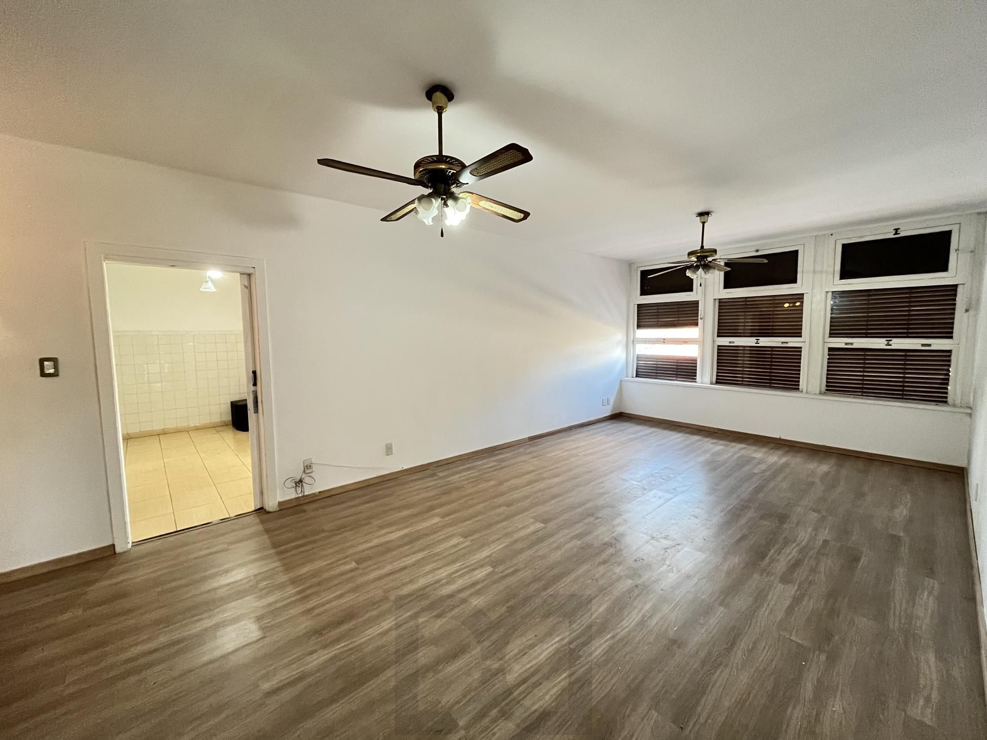 Apartamento de 3 quartos e 1 vaga de garagem no bairro Menino Deus PORTO ALEGRE — foto 3