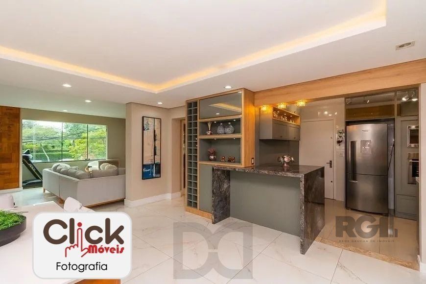 Apartamento 4 dormitórios, sendo 1 suíte, 193 m² de área privativa e 2 vaga(s) de garagem. Localizado na Rua/Av. Carlos Gomes, no bairro Auxiliadora em Porto Alegre. — foto 11
