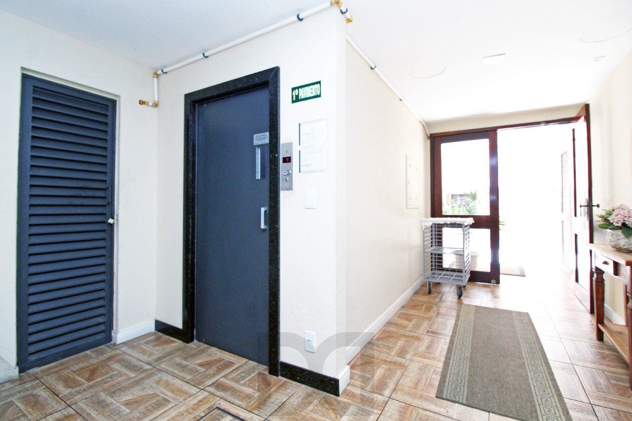 Apartamento de 3 quartos, suíte e 1 vaga de garagem no bairro Petrópolis — foto 23