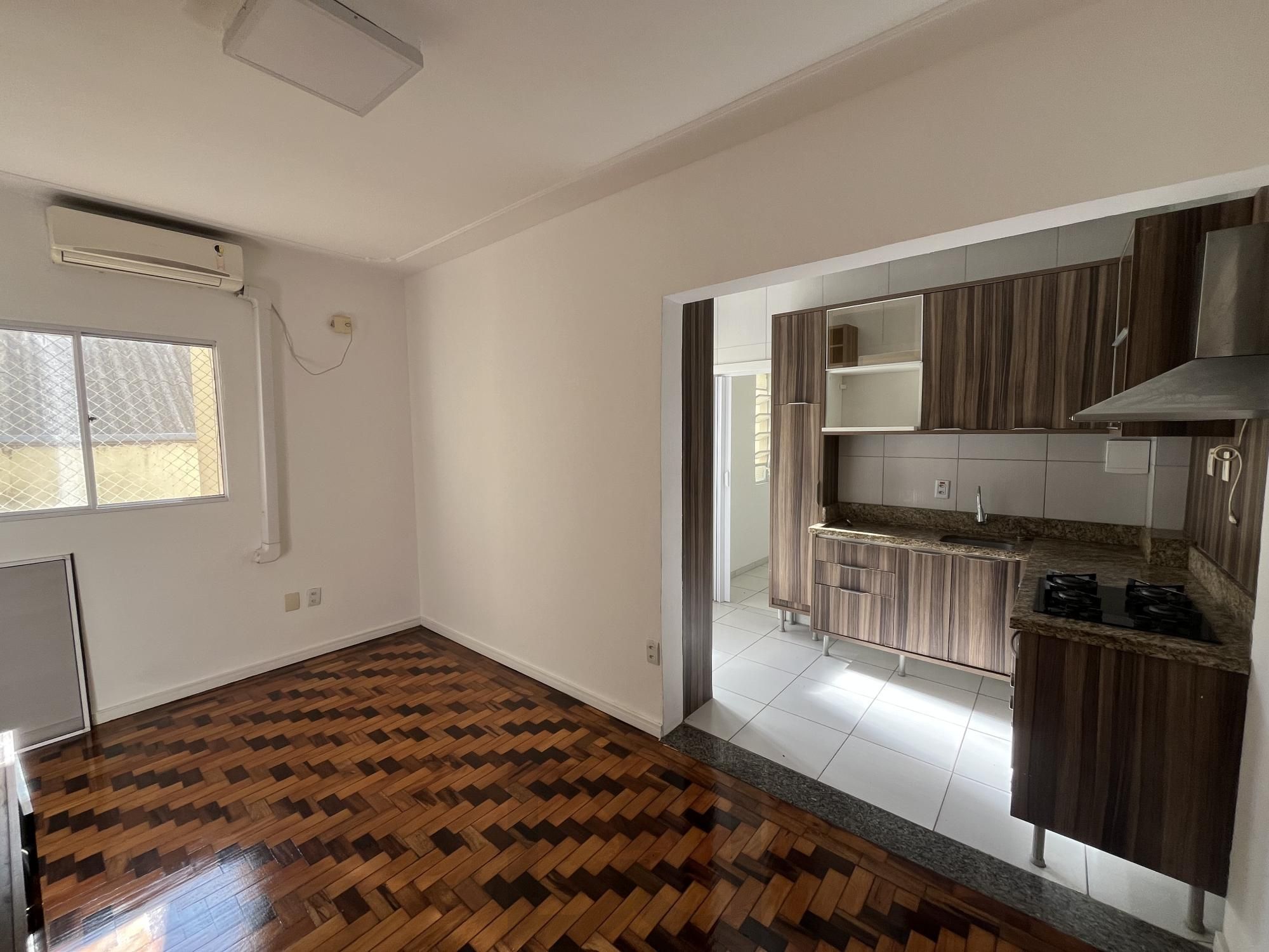 Reformado! Apartamento de 2 quartos no centro de Porto Alegre — foto 3