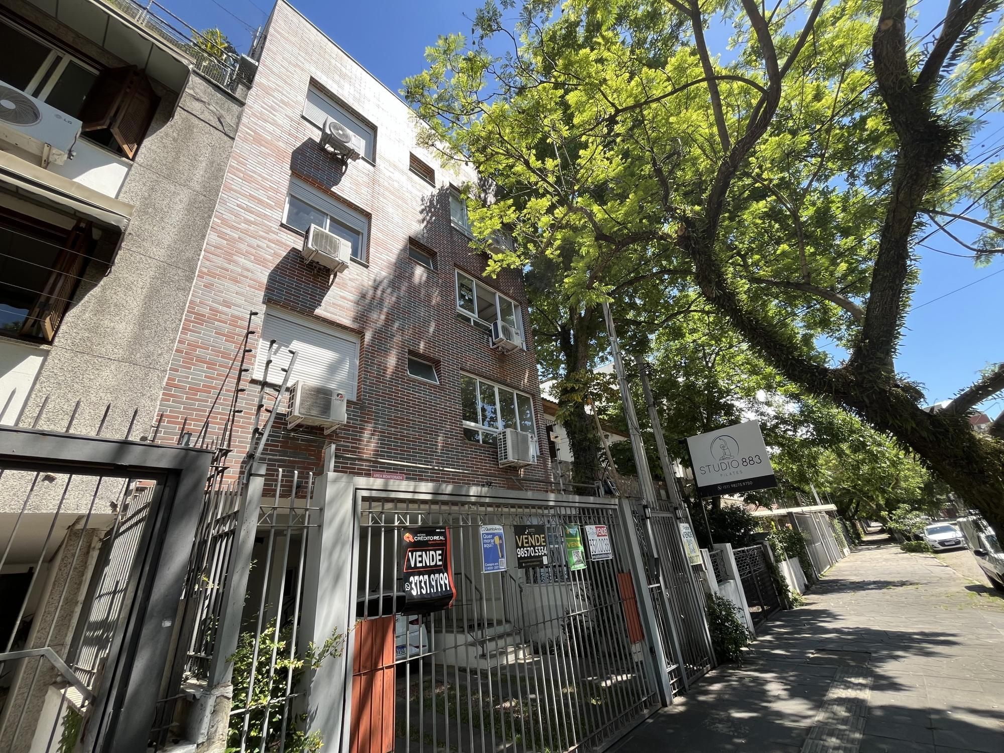 Apartamento de 2 quartos, suíte e 1 vaga de garagem no bairro Santana em POA/RS — foto 1