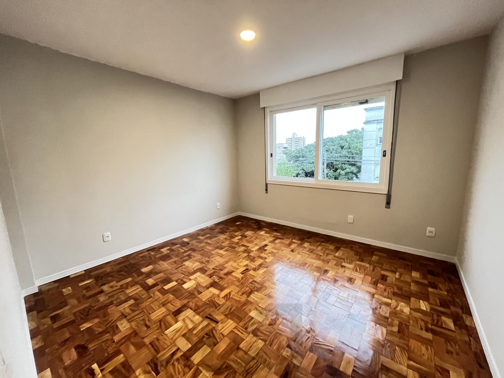 Apartamento de 2 quartos e 2 vagas de garagem no bairro Santana em Porto Alegre — foto 10