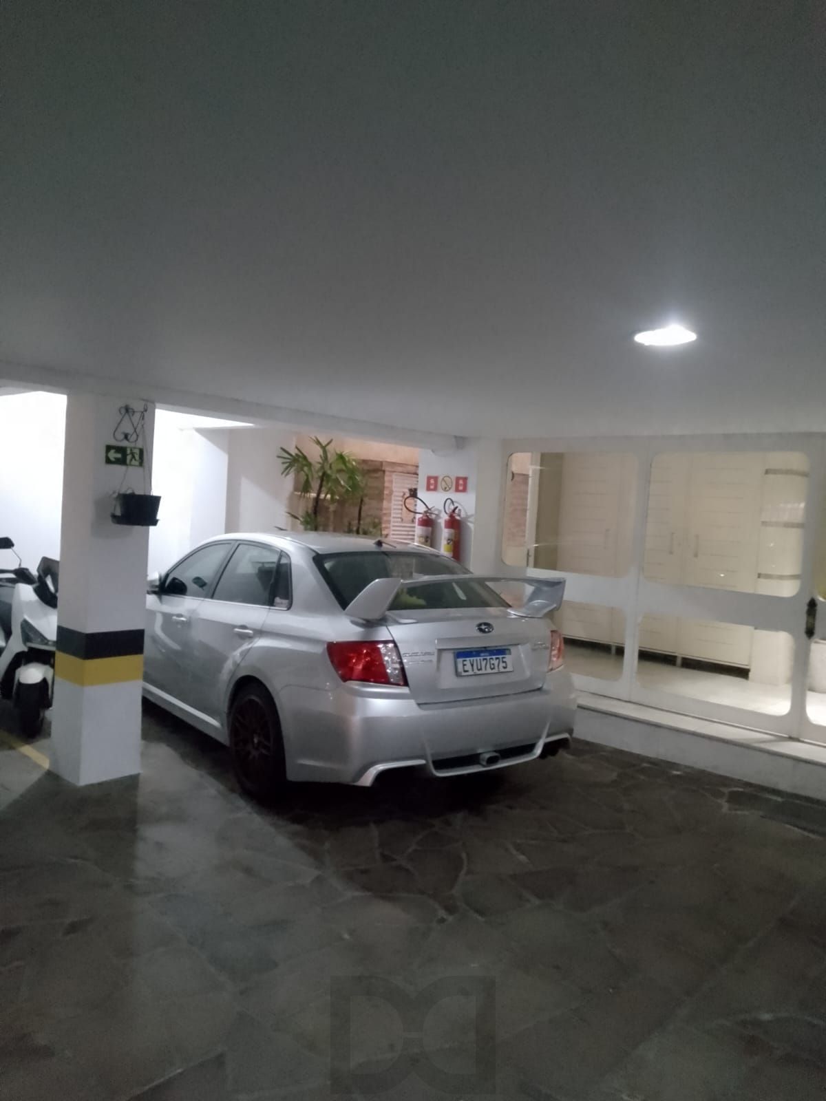 Apartamento de 2 quartos, suíte e 1 vaga de garagem no bairro Santana em POA/RS — foto 10