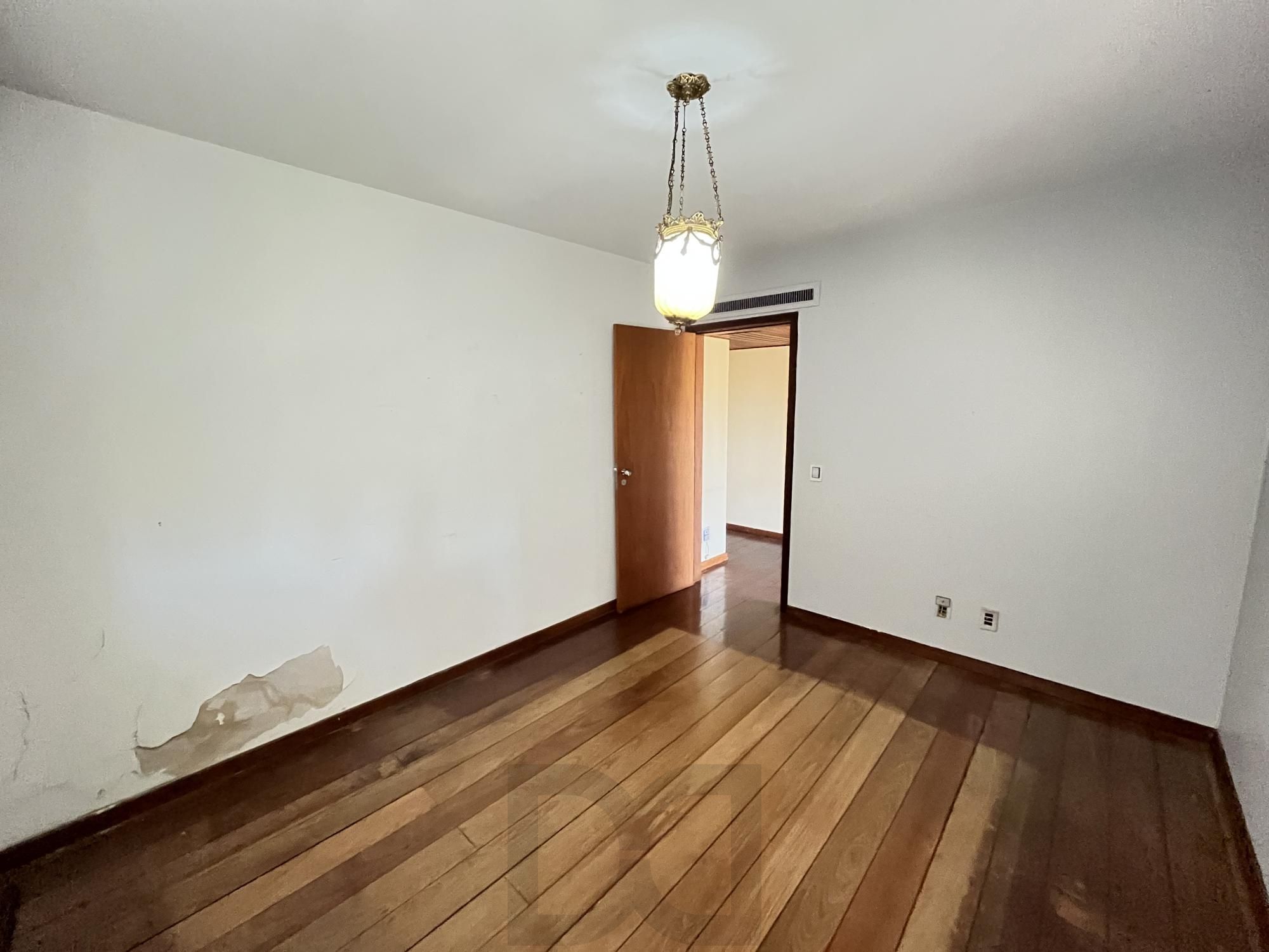 Apartamento de 3 quartos, suíte e 2 vagas de garagem no bairro Auxiliadora POA — foto 14