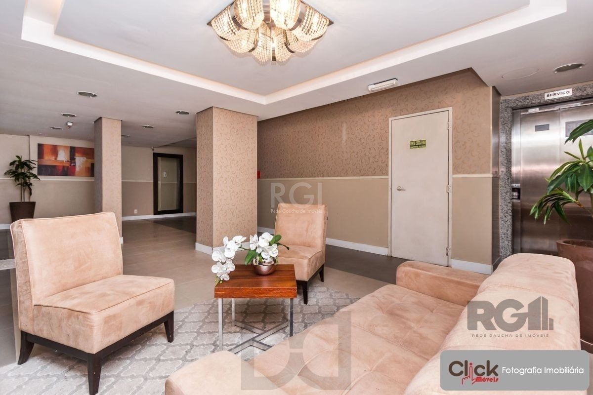 Vende apartamento desocupado, andar alto, mobiliado, living de dois ambientes, no Passo da Areia - Porto Alegre — foto 8