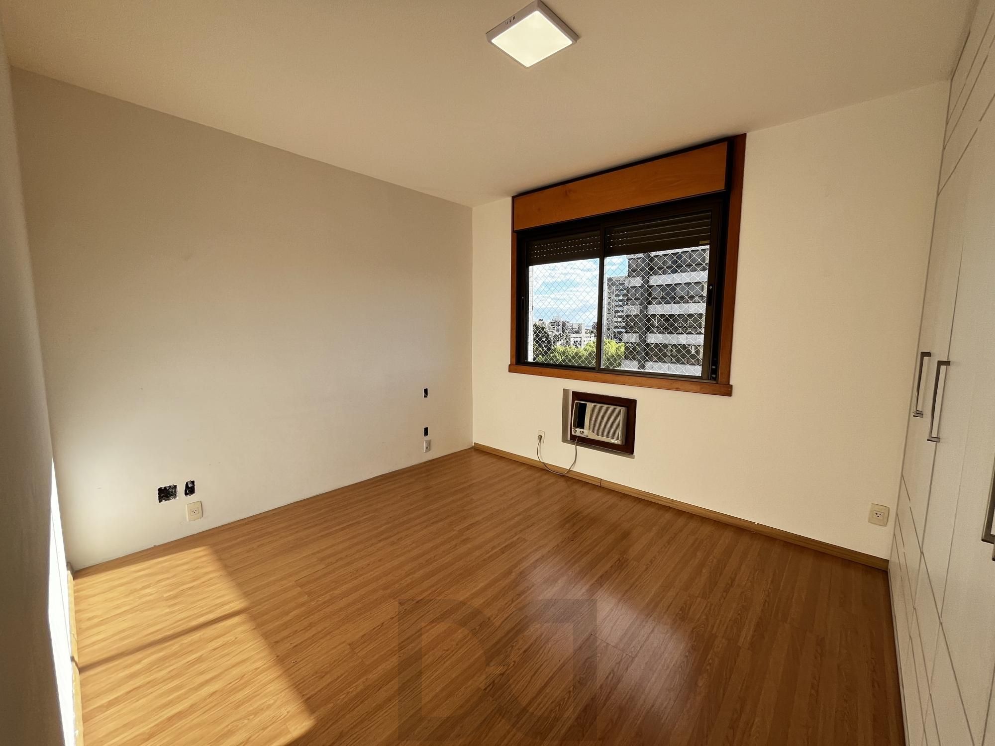 Apartamento de 3 quartos, suíte, 2 vagas de garagem no bairro Menino Deus em POA — foto 14