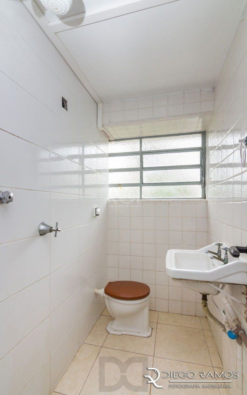 Venda de casa residencial 25,00m x 80,00m- Menino Deus. 4 vagas, 4 dormitórios, sendo 1 suíte, 1 varanda, lareira e churrasqueira. — foto 22