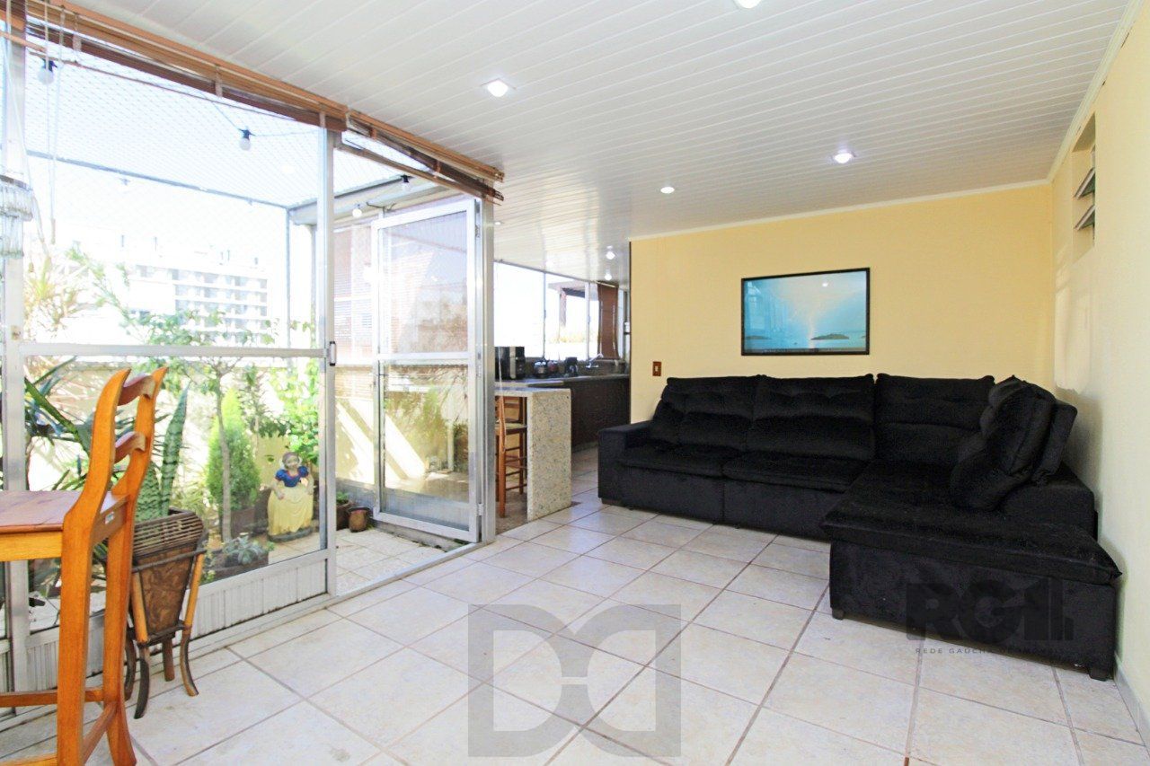 Cobertura duplex de 2 dormitórios garagem e semi-mobiliado, bairro Cidade Baixa. — foto 6